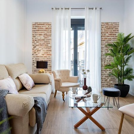 Komodo Puerta Osario Sevilla Exteriör bild